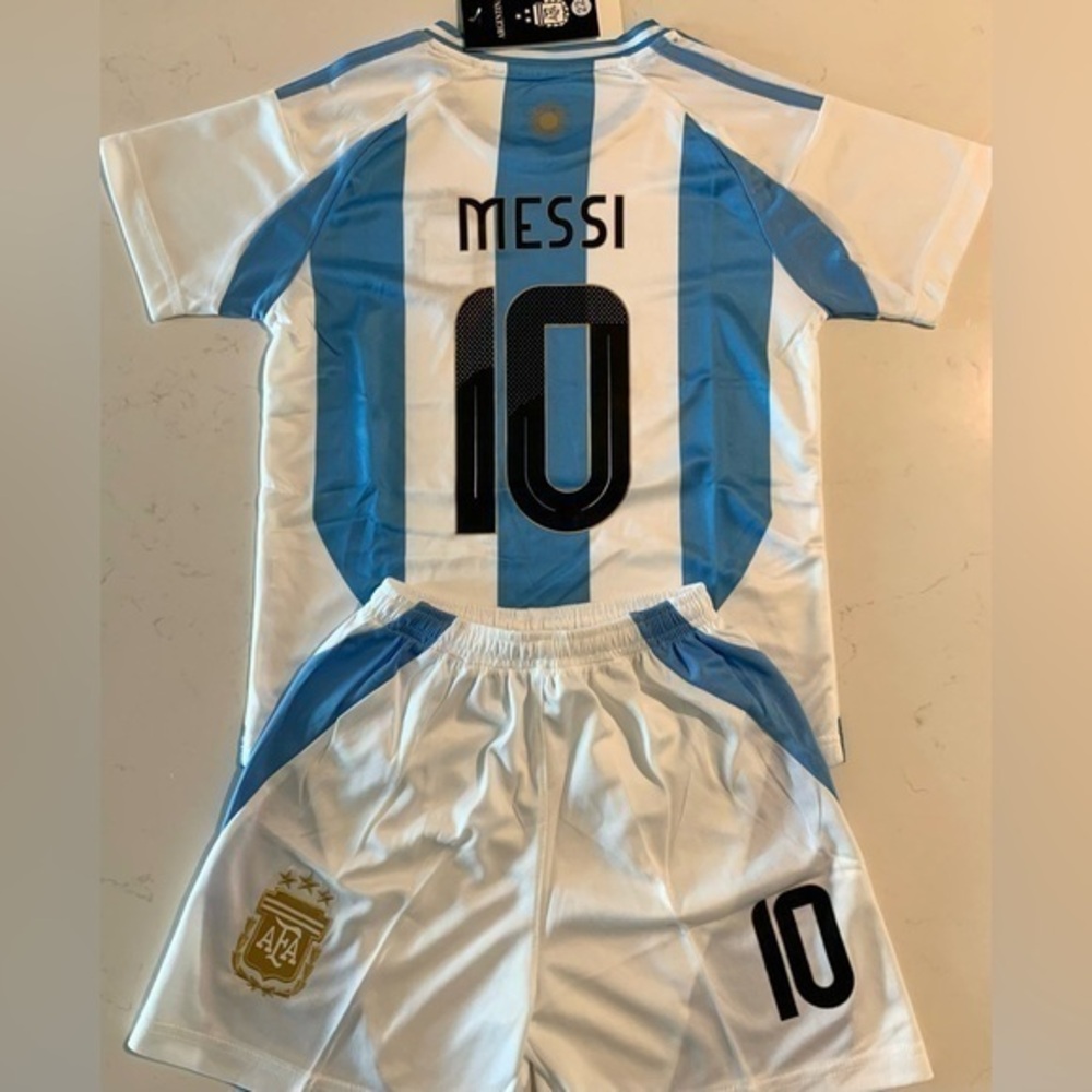 Youth Small Messi Argentina Soccer Jersey set. 2 Piece Set new with tags Size 24